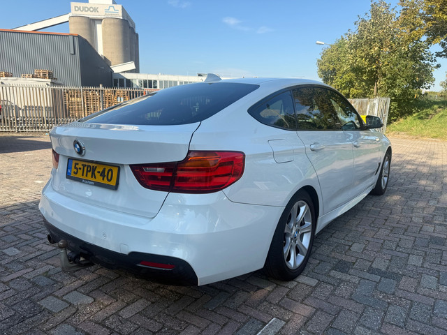 Foto 6 van BMW 3-serie Gran Turismo 320i Executive_PANORAMADAK_NETTE AUTO