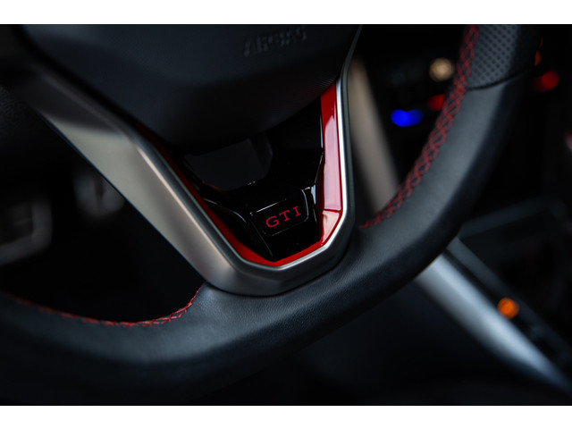 Foto 6 van Volkswagen Polo 2.0 TSI GTI , Adaptive cruise, Stoelverwarming, Sportstuur, Lane assist,