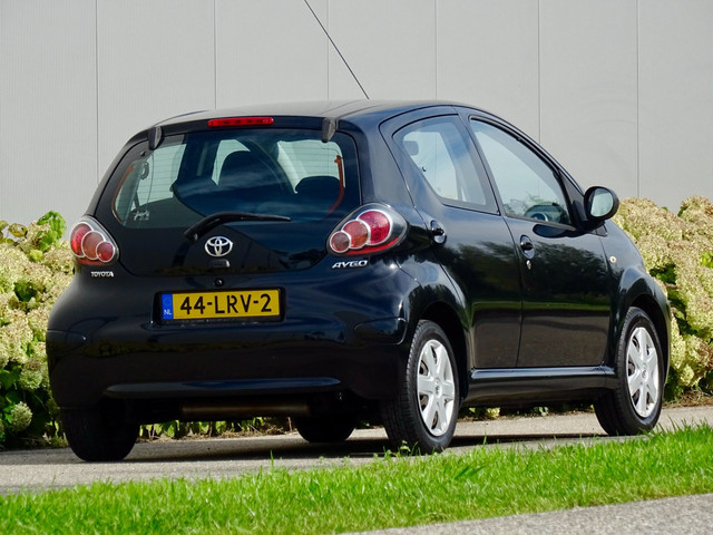 Foto 10 van Toyota Aygo 1.0-12V Comfort | 5-Deurs | Perfect Onderhoud | NL |