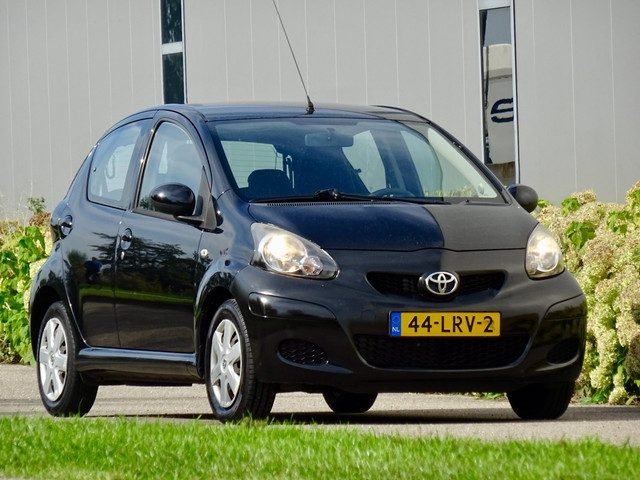 Foto 9 van Toyota Aygo 1.0-12V Comfort | 5-Deurs | Perfect Onderhoud | NL |
