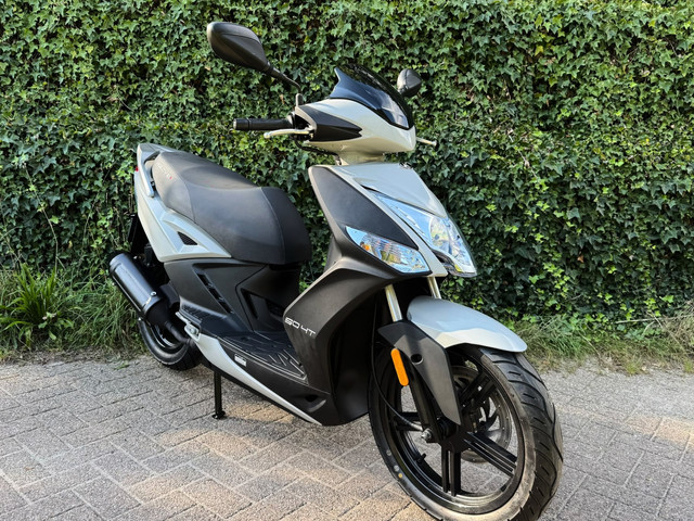 Foto 6 van Kymco Agility 16 + NARDO GREY 45 km EURO5 Scooter NIEUW