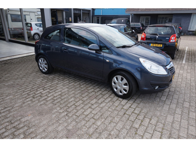 Foto 9 van Opel Corsa 1.4-16V Enjoy , Airco , Incl nw apk/beurt & 3 mnd 100% garantie