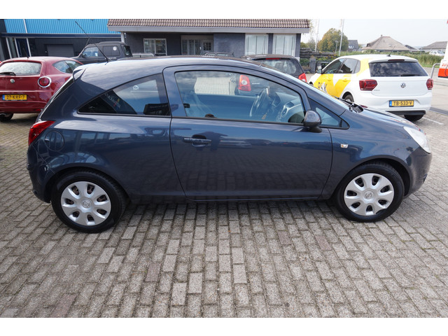 Foto 8 van Opel Corsa 1.4-16V Enjoy , Airco , Incl nw apk/beurt & 3 mnd 100% garantie