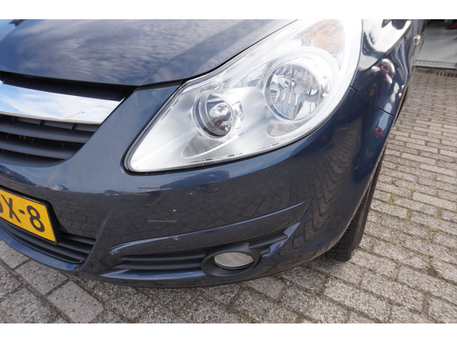 Foto 4 van Opel Corsa 1.4-16V Enjoy , Airco , Incl nw apk/beurt & 3 mnd 100% garantie