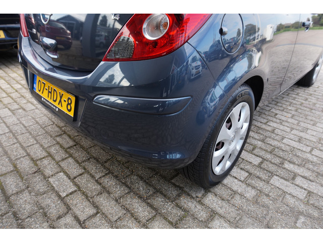 Foto 2 van Opel Corsa 1.4-16V Enjoy , Airco , Incl nw apk/beurt & 3 mnd 100% garantie