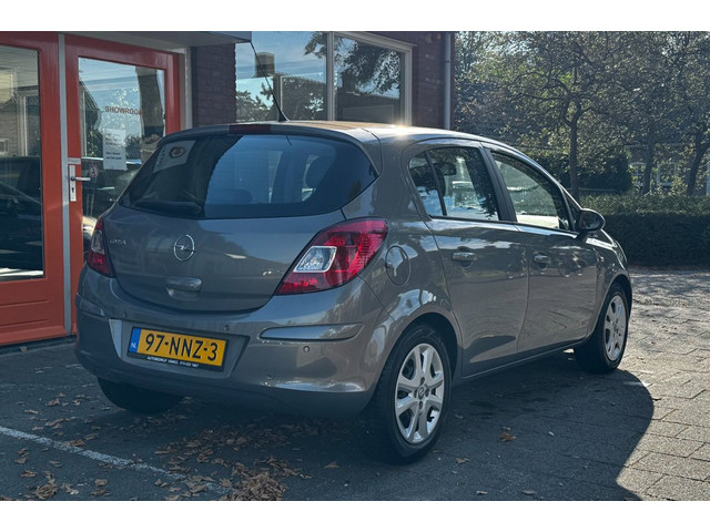 Foto 3 van Opel Corsa 1.4-16V Cosmo*Nieuwe-APK*CruiseControl*Parksensorachter*5Deurs*