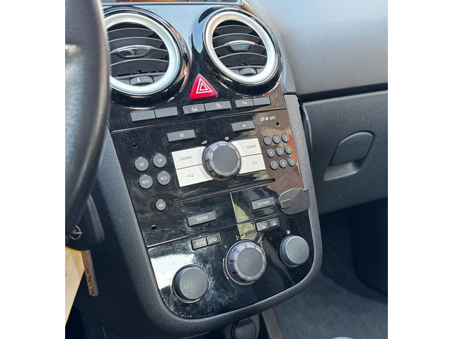 Foto 7 van Opel Corsa 1.4-16V Cosmo*Nieuwe-APK*CruiseControl*Parksensorachter*5Deurs*