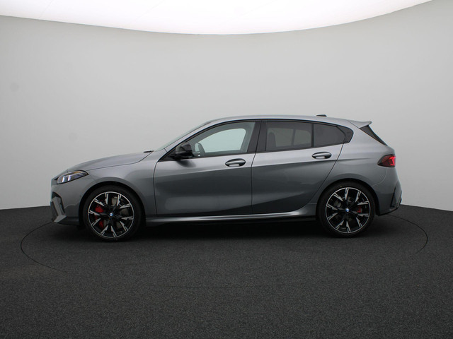 Foto 6 van BMW 1 Serie 120 M Sport Design Edition |  M Sportpakket Pro | Premium Pack | Driving Assistant Plus