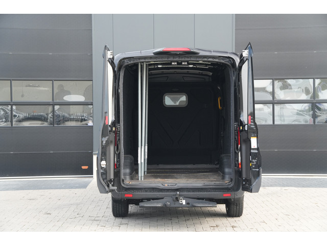 Foto 5 van Ford Transit 350 2.0 TDCI L2H2 Trend 130pk - ACC - Blindspot - Camera - Trekhaak - Opstap - Rijklaar