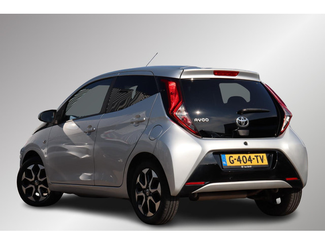 Foto 8 van Toyota Aygo 1.0 VVT-i x-cite Climate Controle, Apple Carplay Android Auto, LM velgen