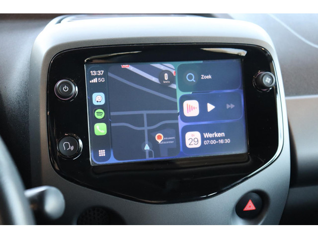 Foto 6 van Toyota Aygo 1.0 VVT-i x-cite Climate Controle, Apple Carplay Android Auto, LM velgen
