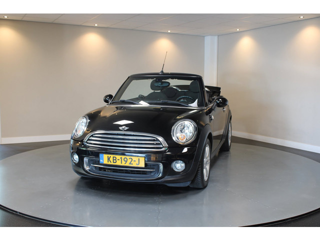 Foto 6 van Mini Cabrio 1.6 Cooper Chili *Sfeerverlichting* Stoelverw.|Climate|Cruise|PDC|Half-Leder|6-Bak|Autom