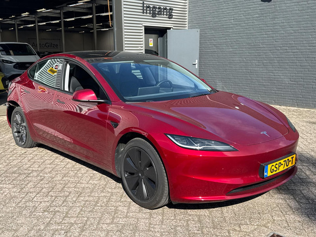 Foto 10 van Tesla Model 3 RWD 60 kWh let op rechter achter schade.