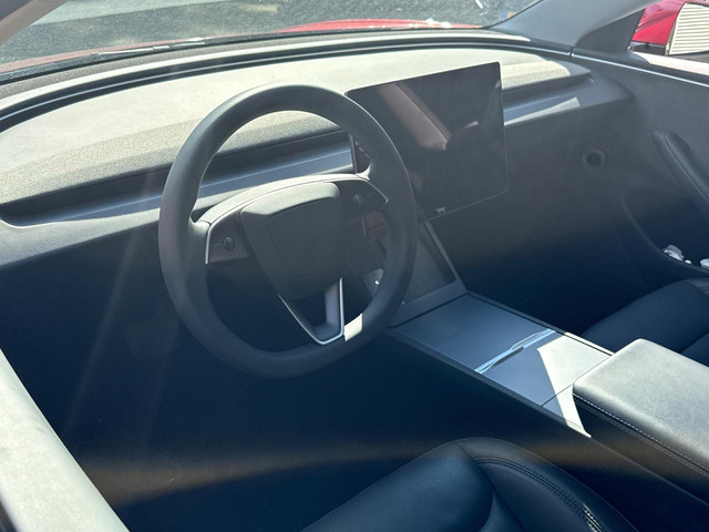 Foto 7 van Tesla Model 3 RWD 60 kWh let op rechter achter schade.