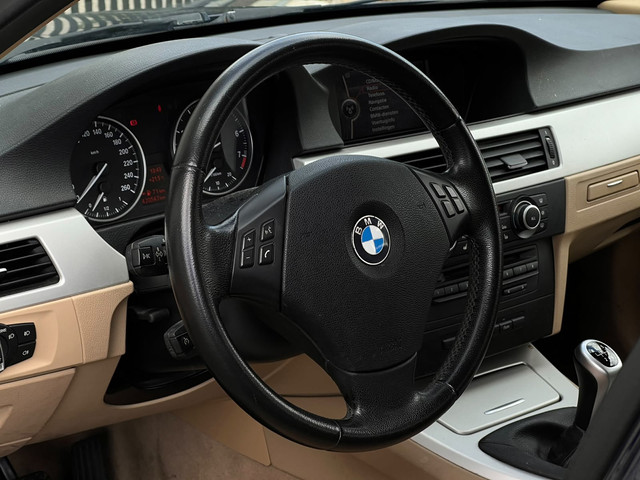 Foto 7 van BMW 3-serie Touring 320i Business Line AIRCO|LEER|NAVI
