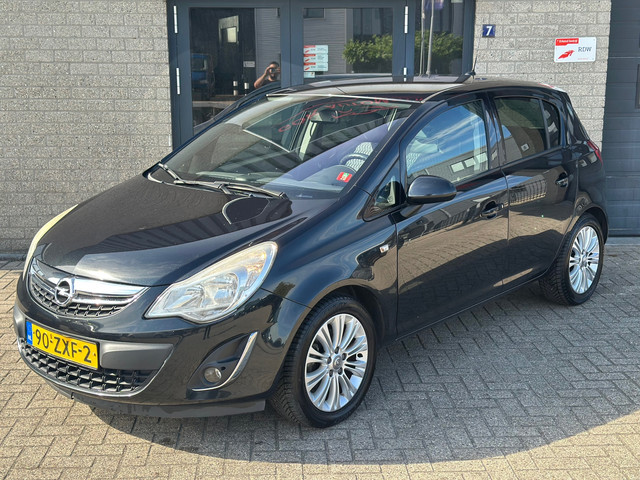 Foto 3 van Opel Corsa 1.4 Turbo Cosmo / Stuurverwarming / Navi / NAP / Stoelverwarming / Airco