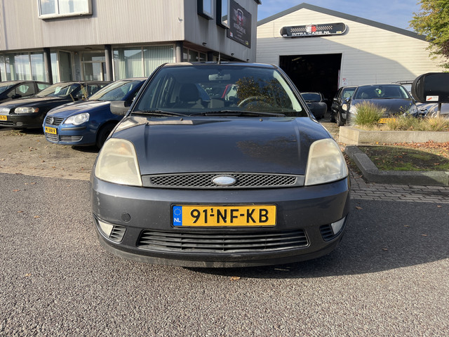 Foto 9 van Ford Fiesta 1.4-16V Trend 5 Deurs,Airco. Nieuwe Apk: 18-09-2027 Nette en goed rijdende Fiesta.