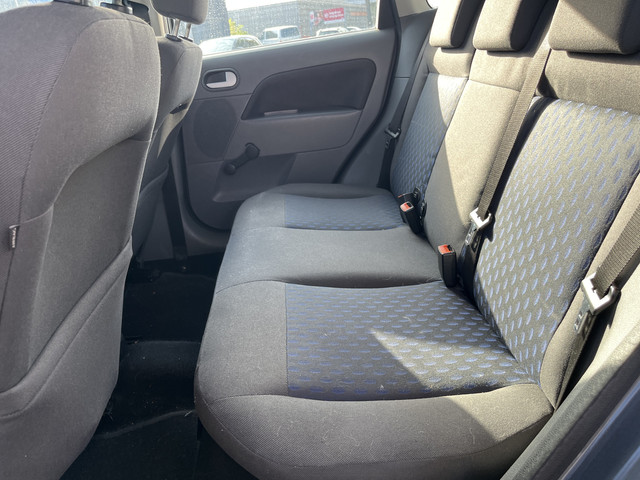 Foto 5 van Ford Fiesta 1.4-16V Trend 5 Deurs,Airco. Nieuwe Apk: 18-09-2027 Nette en goed rijdende Fiesta.
