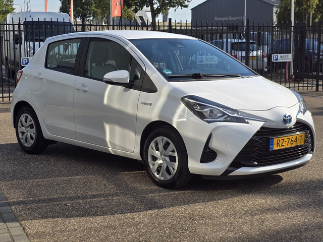 Foto 6 van Toyota Yaris 1.5 Hybrid Aspiration PERFECT ONDERHOUDEN ZEER MOOI NAVI CAMERA ENZ