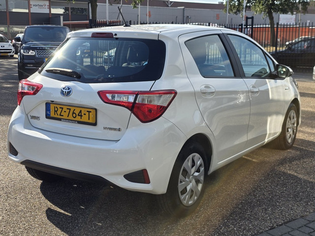 Foto 5 van Toyota Yaris 1.5 Hybrid Aspiration PERFECT ONDERHOUDEN ZEER MOOI NAVI CAMERA ENZ