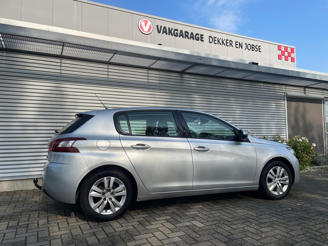 Foto 7 van Peugeot 308 1.2 PureTech Blue Lease Premium