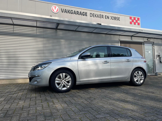 Foto 4 van Peugeot 308 1.2 PureTech Blue Lease Premium