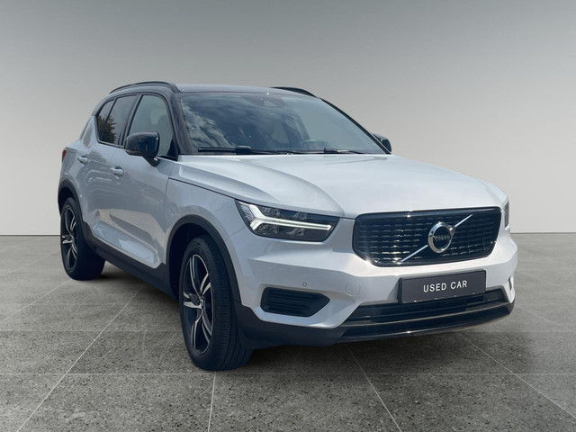 Foto 3 van Volvo XC40 2.0 T4 R-Design | Elektrisch verstelbare voorstoelen | Trekhaak |