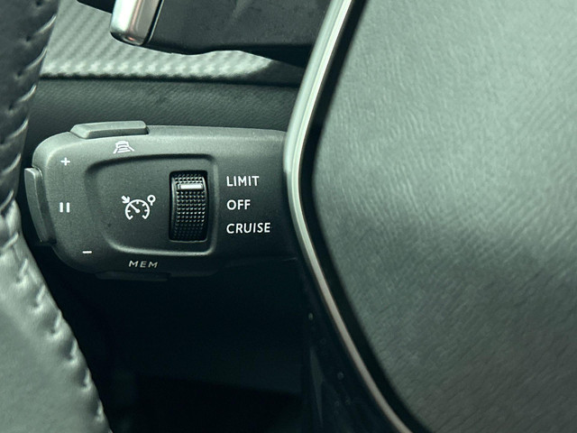 Foto 2 van Peugeot 208 Peugeot 208 Hybrid 100pk Automaat Allure Navigatie Apple Carplay/Android Auto Airco Park
