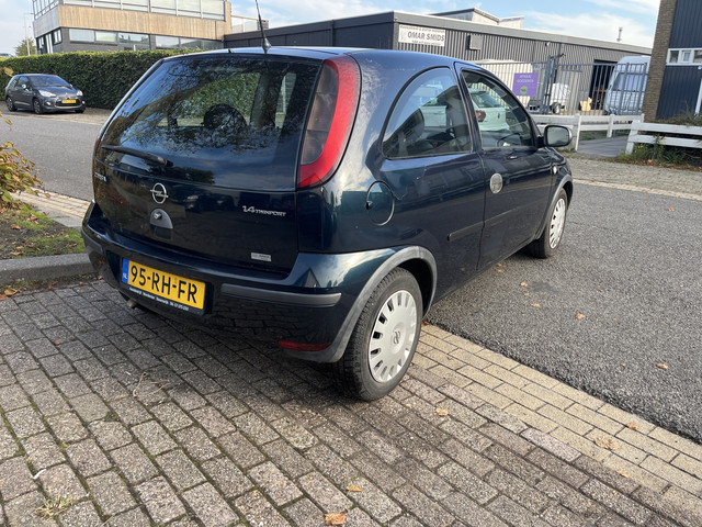 Foto 10 van Opel Corsa 1.4-16V Rhythm Apk 06-09-2027 (bj 2005)