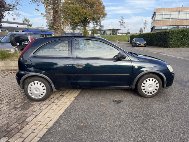 Foto 6 van Opel Corsa 1.4-16V Rhythm Apk 06-09-2027 (bj 2005)