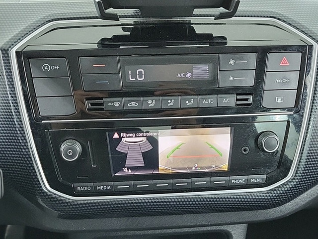 Foto 7 van Volkswagen Up! Move Up! 1.0 BMT | Camera | Climate control | Parkpilot | NAP | Dealeronderhouden |