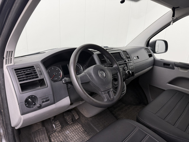 Foto 9 van Volkswagen Transporter 2.0TDI Edition | Multimedia | Trekhaak | Airco | 3-Zits | Achterdeuren