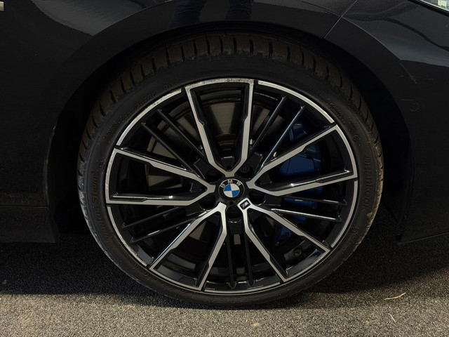 Foto 7 van BMW 1-serie M135i xDrive High Executive Panodak Leder HUD Harman Kardon Camera Carplay Dealer Onderh