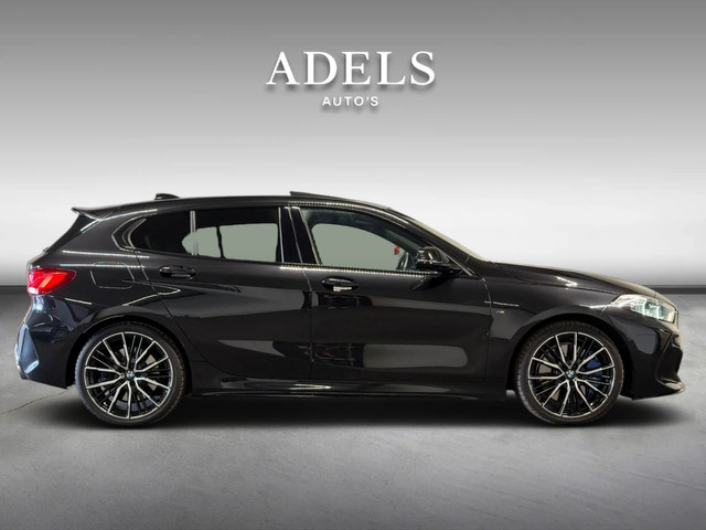 Foto 5 van BMW 1-serie M135i xDrive High Executive Panodak Leder HUD Harman Kardon Camera Carplay Dealer Onderh