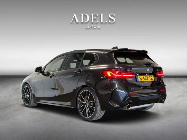 Foto 2 van BMW 1-serie M135i xDrive High Executive Panodak Leder HUD Harman Kardon Camera Carplay Dealer Onderh