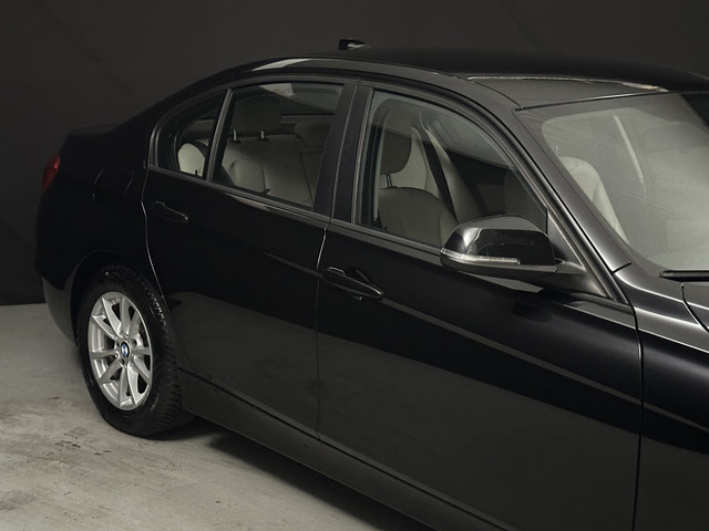 Foto 4 van BMW 3-serie 320i Executive *Navi*Automaat*NAP* (bj 2012)