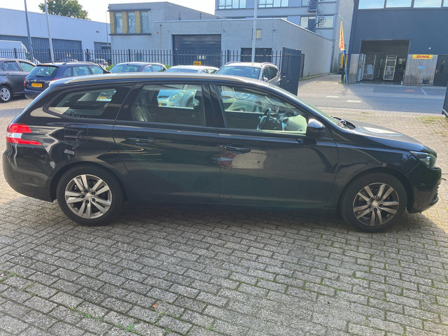 Foto 7 van Peugeot 308 SW 1.2 PureTech Active / PROBLEM ENGINE / MOTOR NO GOOD / EXPORT PRICE