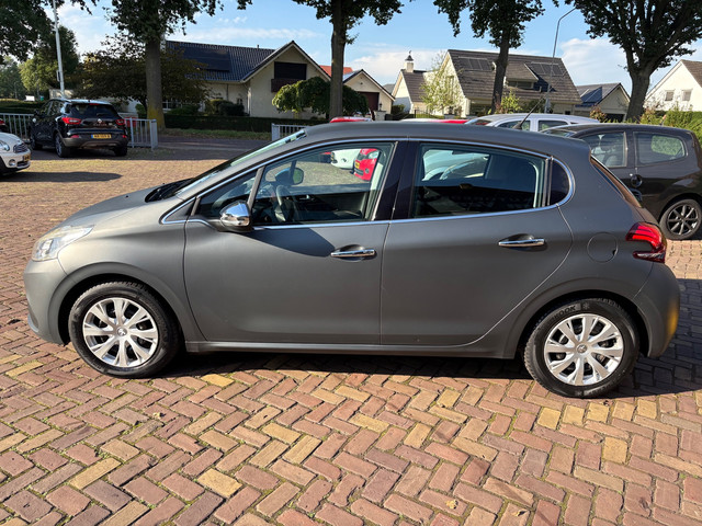 Foto 4 van Peugeot 208 1.0 PureTech Access Airco/Navigatie