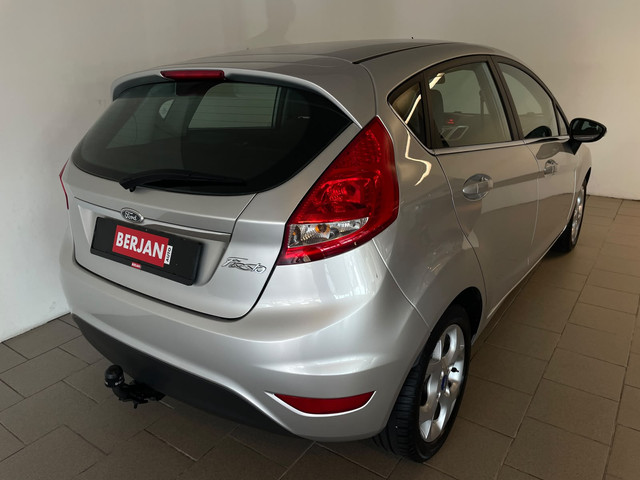 Foto 7 van Ford Fiesta 1.6 Titanium AIRCO ELEK RAMEN CENT VERG VELGEN TREKHAAK NWE APK INRUIL MOG ZEER NETTE AU