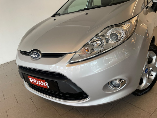 Foto 3 van Ford Fiesta 1.6 Titanium AIRCO ELEK RAMEN CENT VERG VELGEN TREKHAAK NWE APK INRUIL MOG ZEER NETTE AU