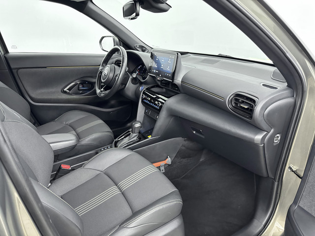 Foto 6 van Toyota Yaris Cross 1.5 Hybrid Adventure | JBL | Head-Up Display | Dodehoek detectie | LED Matrix | T