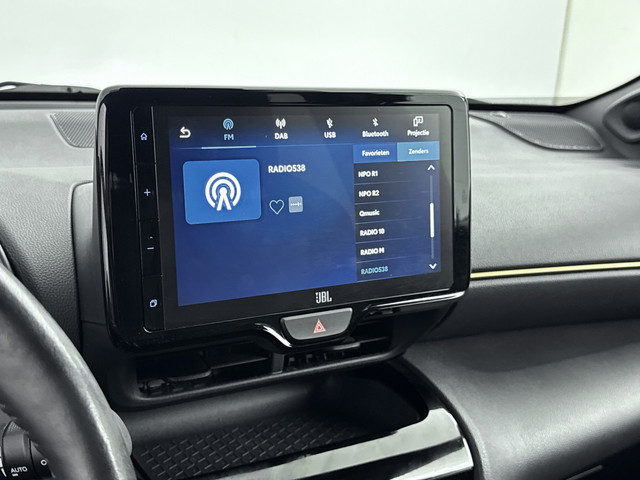 Foto 8 van Toyota Yaris Cross 1.5 Hybrid Adventure | JBL | Head-Up Display | Dodehoek detectie | LED Matrix | T