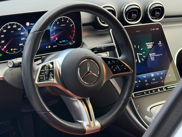 Foto 8 van Mercedes-Benz C-klasse 200 Luxury Line, 1e eigenaar, NAP, CarPlay, Leder, DISTRONIC, 18 inch