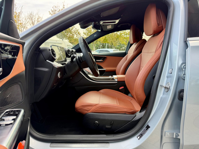 Foto 9 van Mercedes-Benz C-klasse 200 Luxury Line, 1e eigenaar, NAP, CarPlay, Leder, DISTRONIC, 18 inch