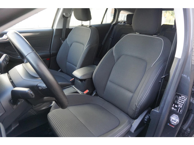 Foto 5 van Ford Focus Wagon 1.0 EcoB.125PK Hybrid Titanium X Bus./Trekhaak/ Technology Pack.