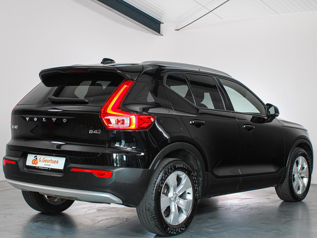 Foto 8 van Volvo XC40 2.0 B4 Momentum Business Camera, Stoel/Stuurverwarming, Trekhaak, Cruise Control