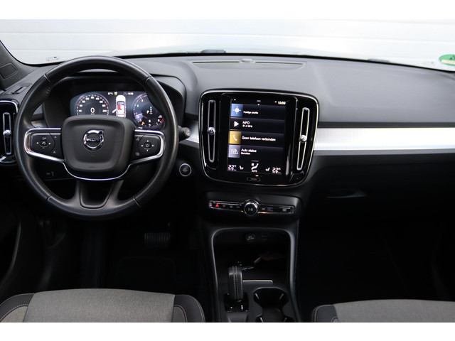 Foto 7 van Volvo XC40 2.0 B4 Momentum Business Camera, Stoel/Stuurverwarming, Trekhaak, Cruise Control