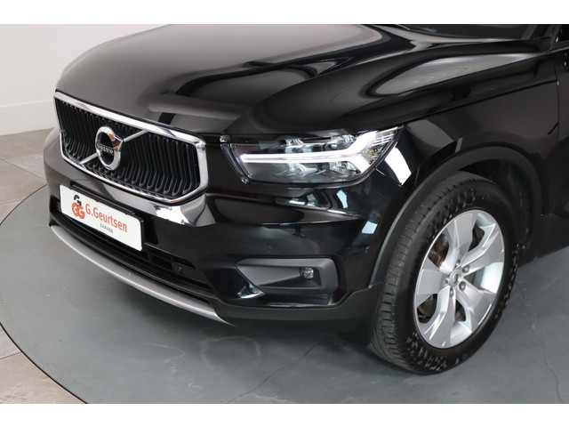 Foto 10 van Volvo XC40 2.0 B4 Momentum Business Camera, Stoel/Stuurverwarming, Trekhaak, Cruise Control