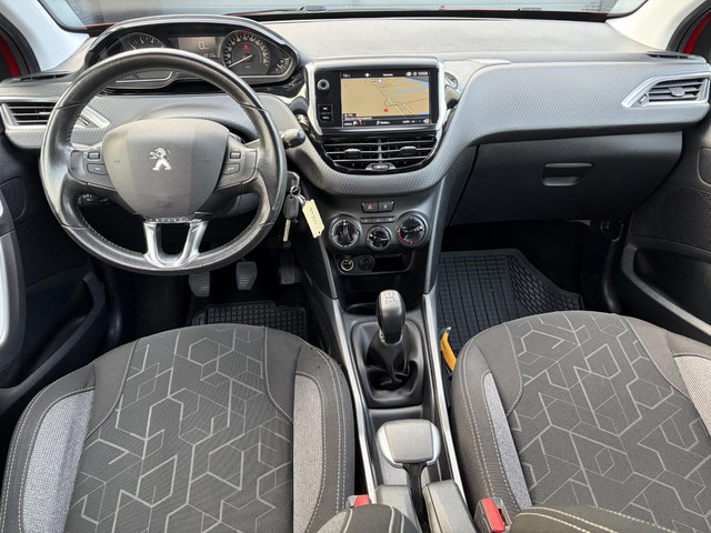 Peugeot 2008 1.2 PureTech Blue Lion ✓D-riem vv in 11-2023✓1e Eigenaar✓Trekhaak✓Navi✓Carplay✓Airco✓Cr
