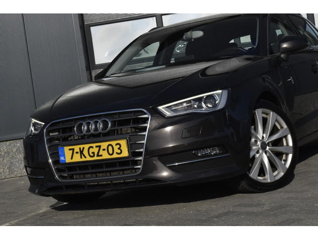 Foto 10 van Audi A3 Sportback 1.6 TDI Ambition Pro Line plus Clima - Cruise - Navi